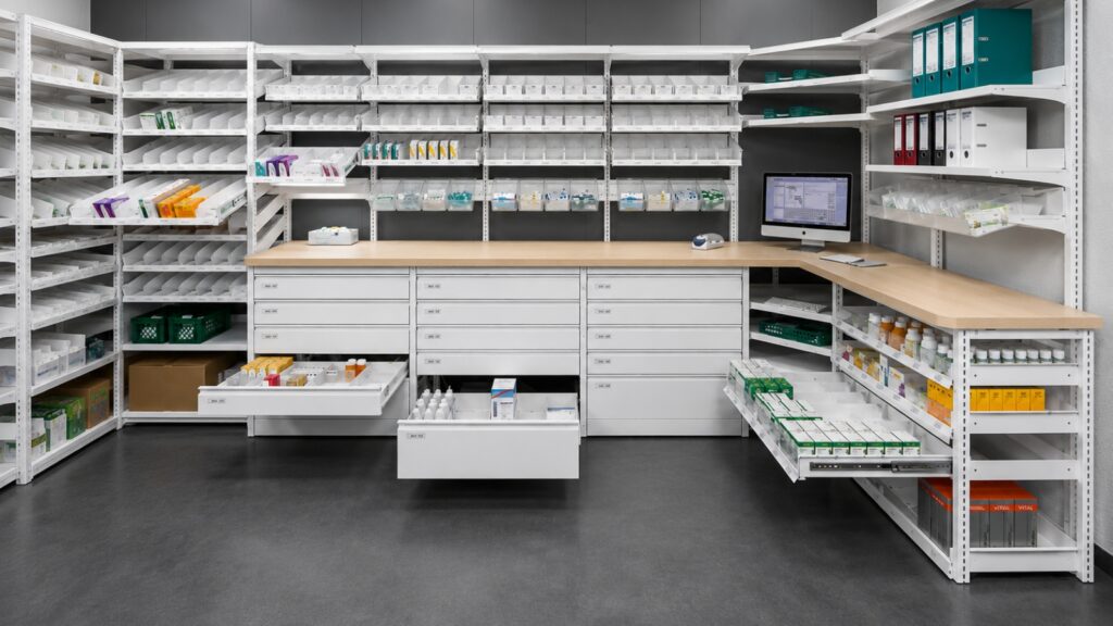 Fama Shelving System2